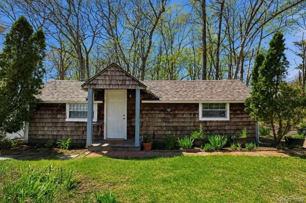 134B Montauk Highway Westhampton NY 11977