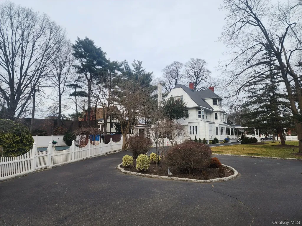 129 Hilton Avenue Hempstead NY 11550
