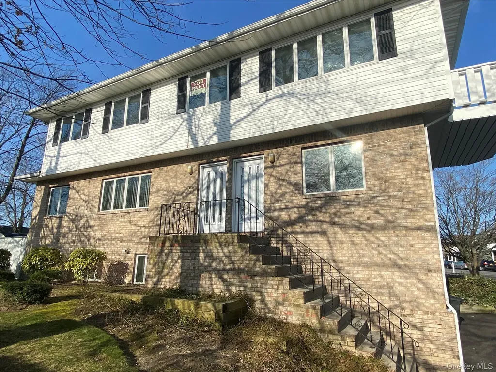 11 Claire Court West Babylon NY 11704