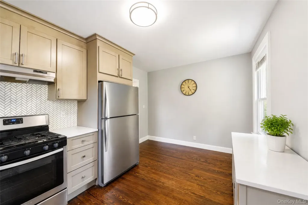 137 Morsemere Terrace Yonkers NY 10703