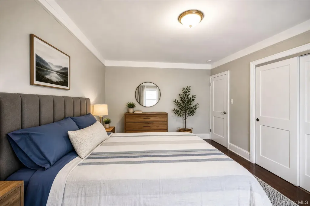 137 Morsemere Terrace Yonkers NY 10703