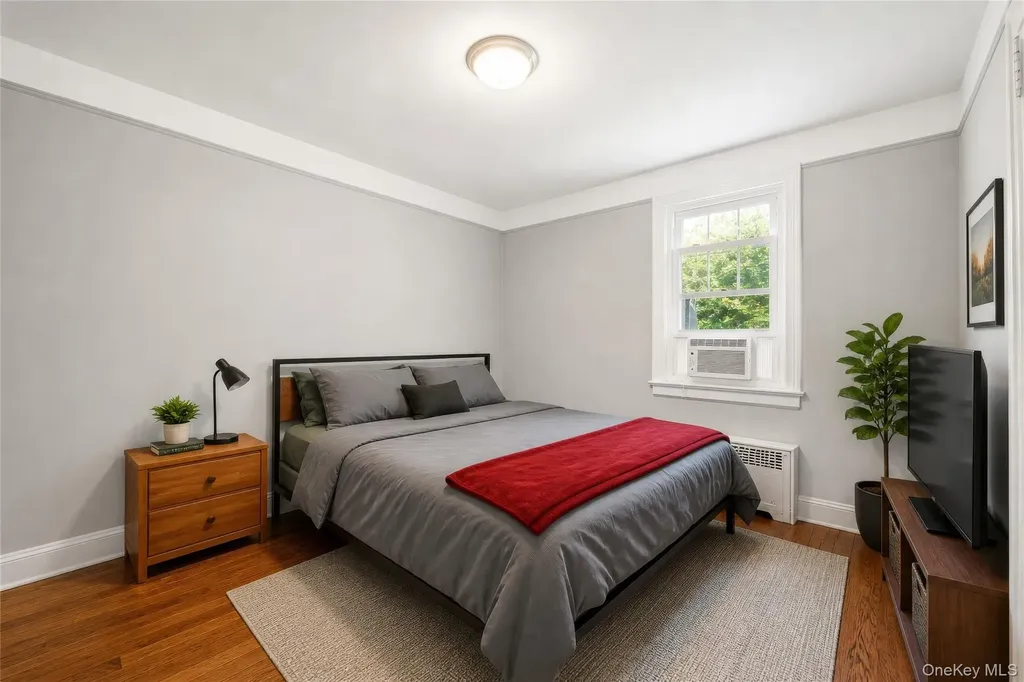 137 Morsemere Terrace Yonkers NY 10703