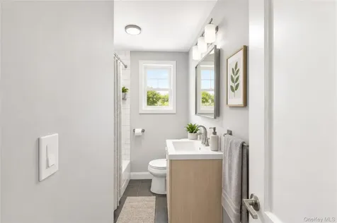 137 Morsemere Terrace Yonkers NY 10703