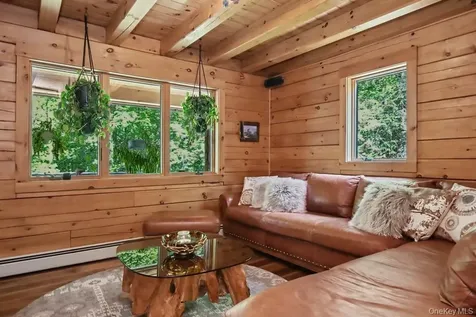33 Cimarron Road Putnam Valley NY 10579