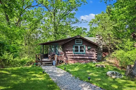 33 Cimarron Road Putnam Valley NY 10579