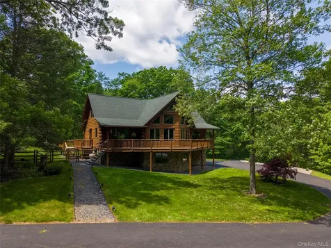 33 Cimarron Road Putnam Valley NY 10579