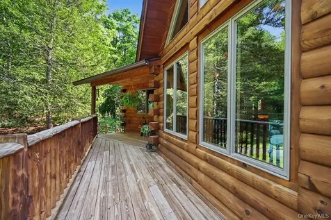 33 Cimarron Road Putnam Valley NY 10579