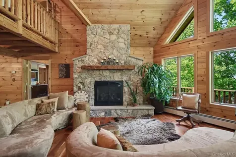 33 Cimarron Road Putnam Valley NY 10579