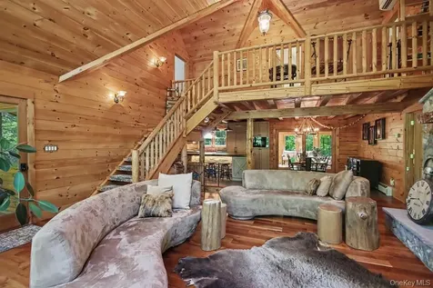 33 Cimarron Road Putnam Valley NY 10579