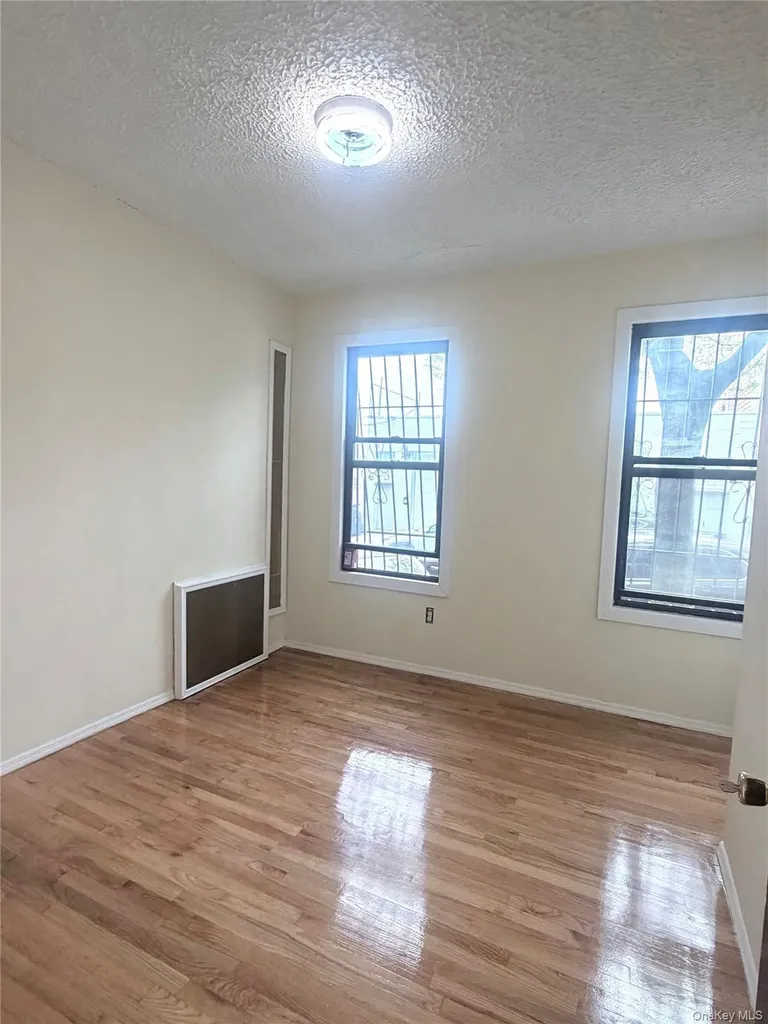Woodside NY 11377