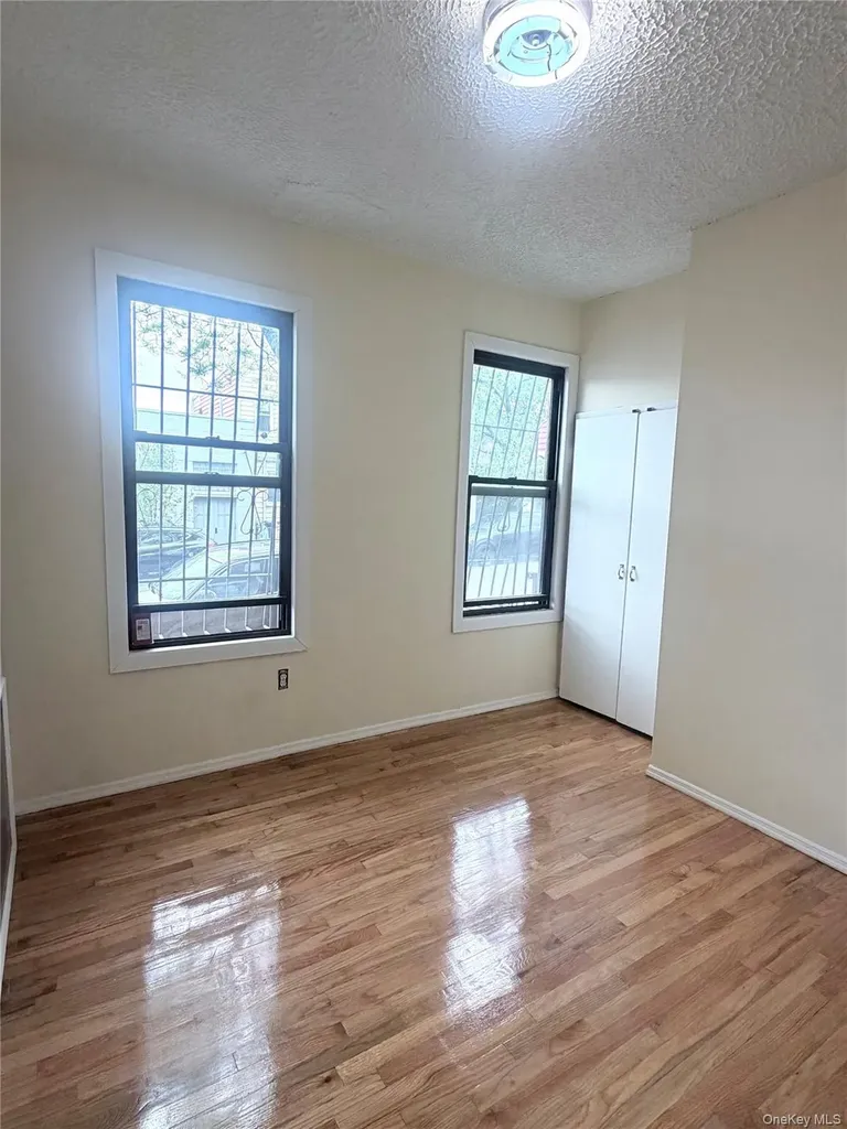 Woodside NY 11377