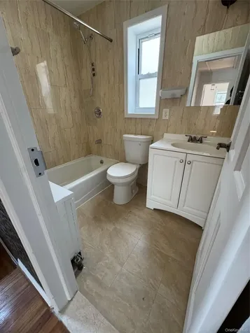 20619 Richland Avenue Oakland Gardens NY 11364