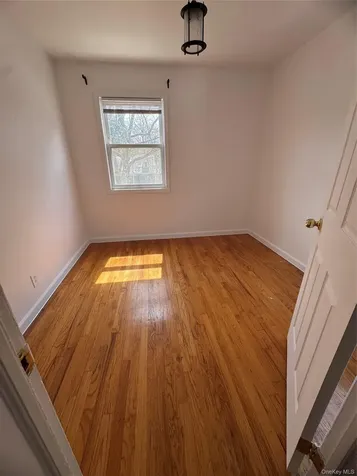 20619 Richland Avenue Oakland Gardens NY 11364