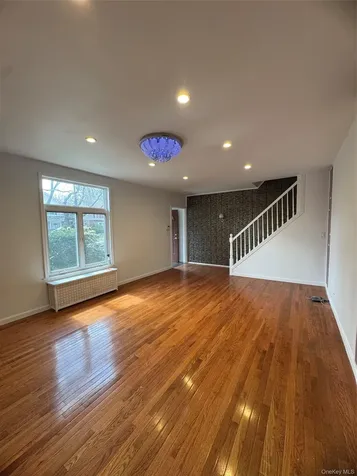 20619 Richland Avenue Oakland Gardens NY 11364