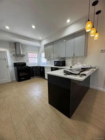 20619 Richland Avenue Oakland Gardens NY 11364