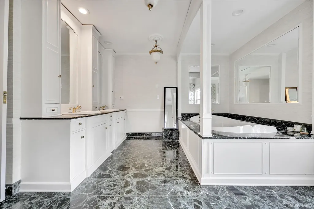 105 Everit Avenue Hewlett NY 11557