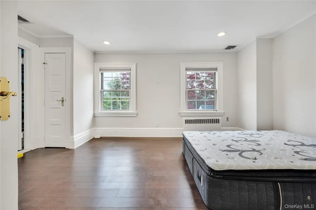105 Everit Avenue Hewlett NY 11557