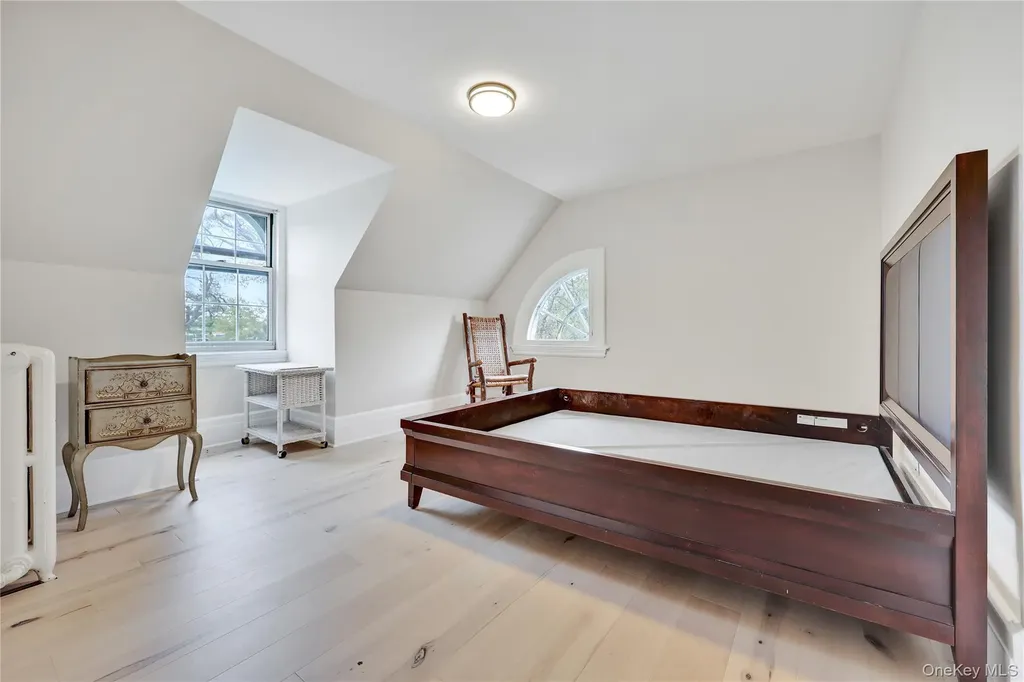 105 Everit Avenue Hewlett NY 11557