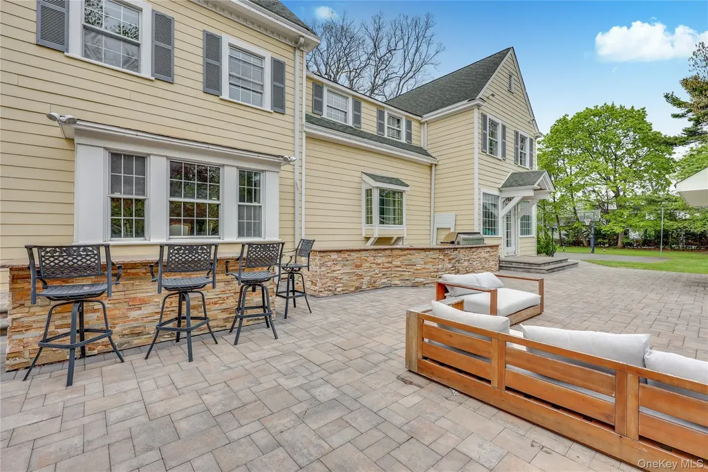 105 Everit Avenue Hewlett NY 11557