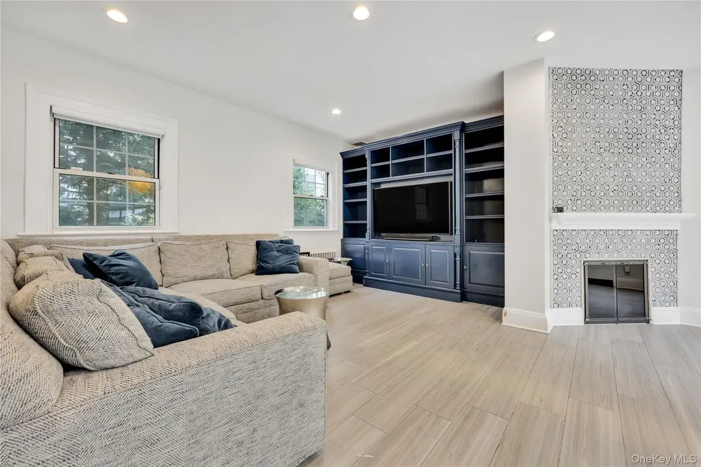 105 Everit Avenue Hewlett NY 11557