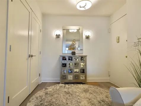 50 Hillpark Avenue Great Neck Plaza NY 11021