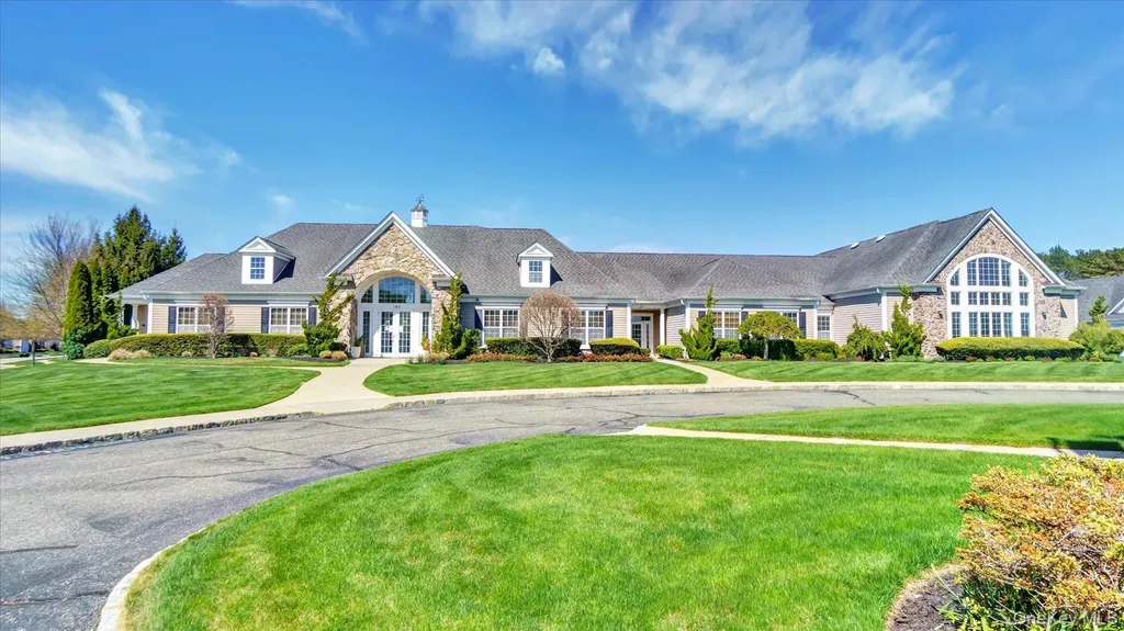 49 Samantha Circle Westhampton NY 11977