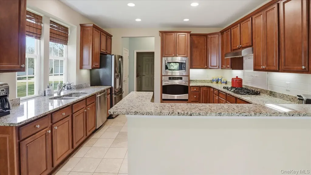 49 Samantha Circle Westhampton NY 11977