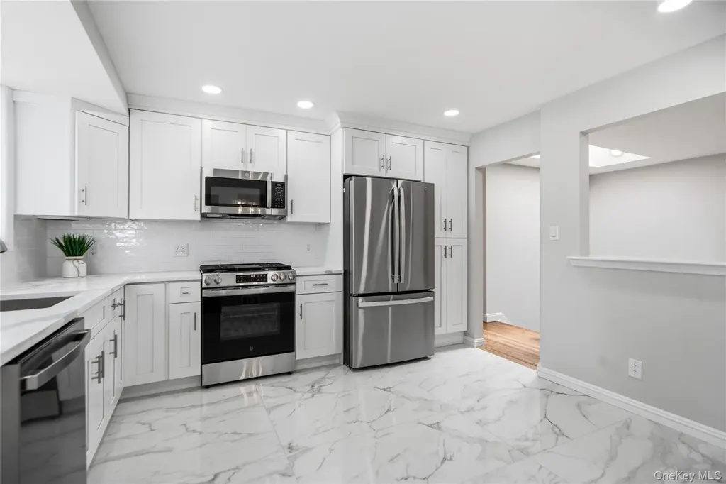 183 N Marginal Road Jericho NY 11753