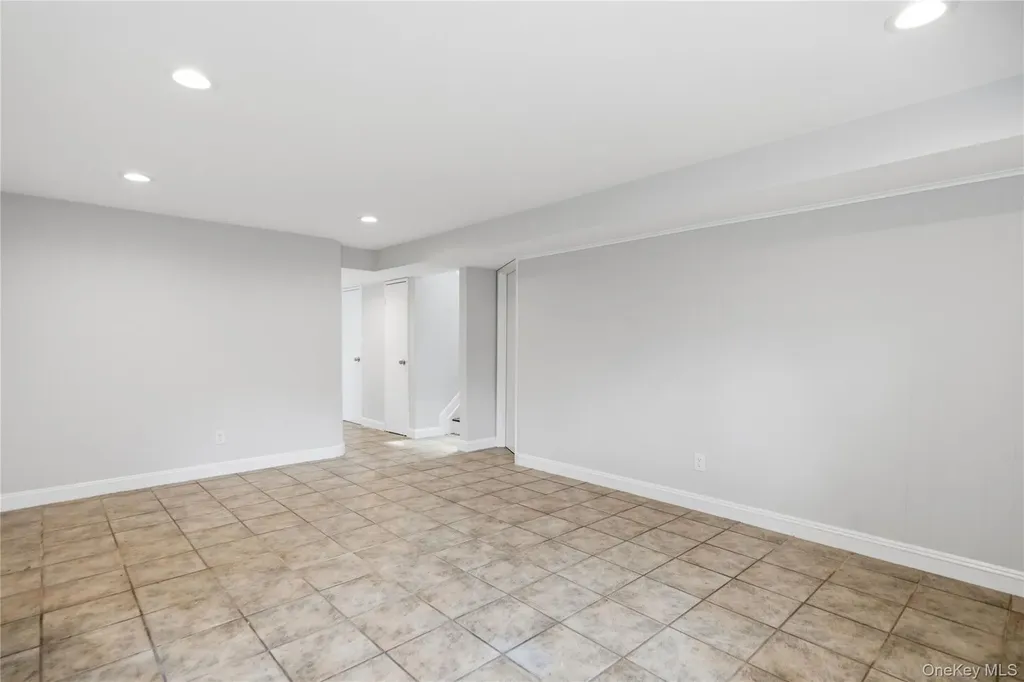 183 N Marginal Road Jericho NY 11753
