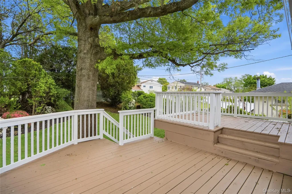 183 N Marginal Road Jericho NY 11753
