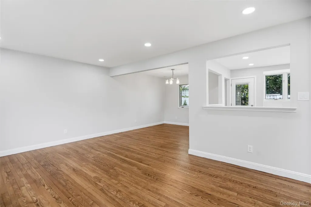 183 N Marginal Road Jericho NY 11753