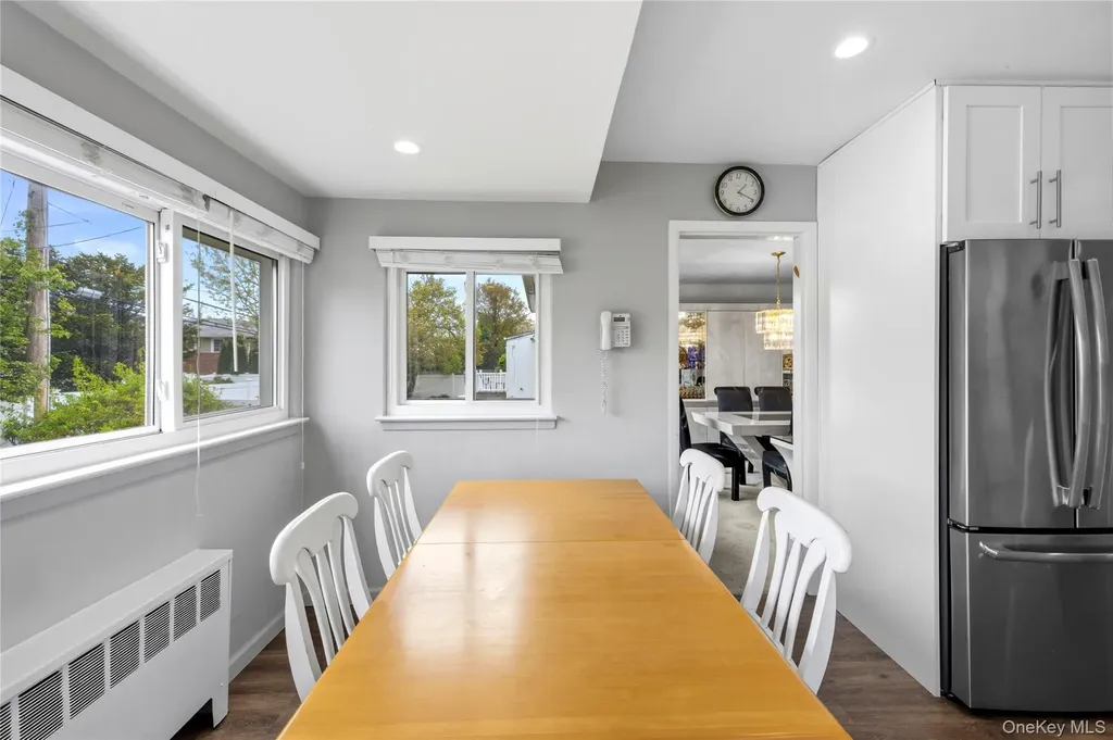 25 Hollywood Drive Plainview NY 11803