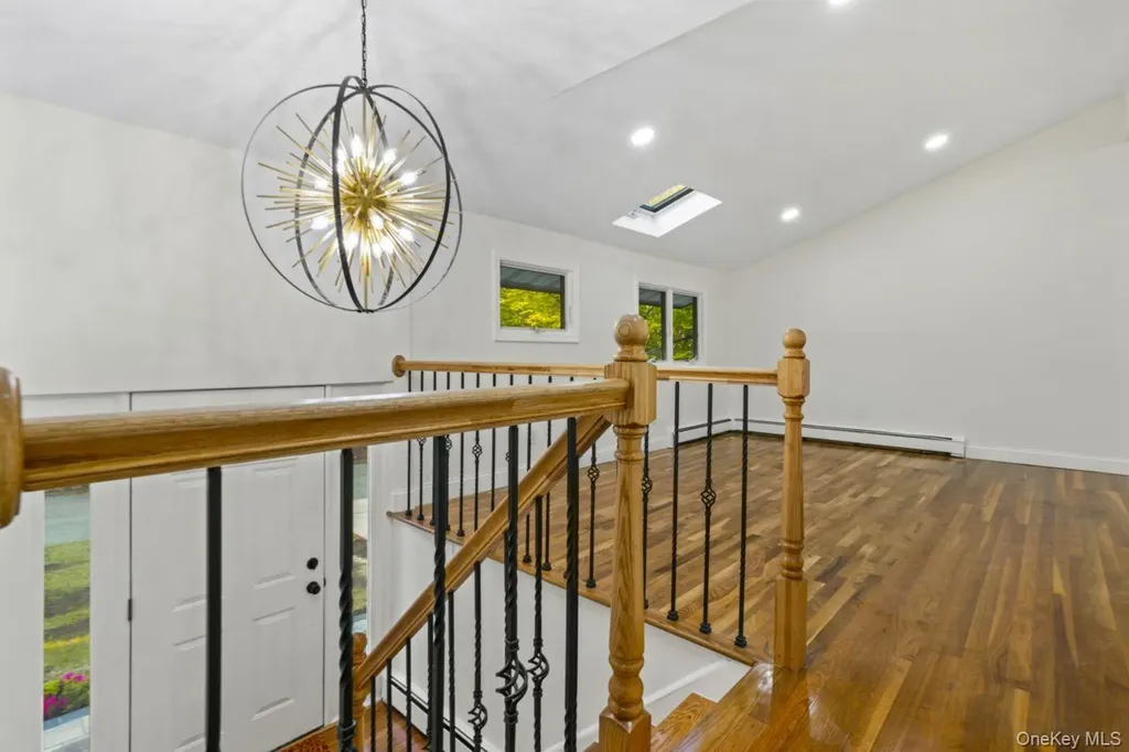 56 Mcarthur Lane Smithtown NY 11787