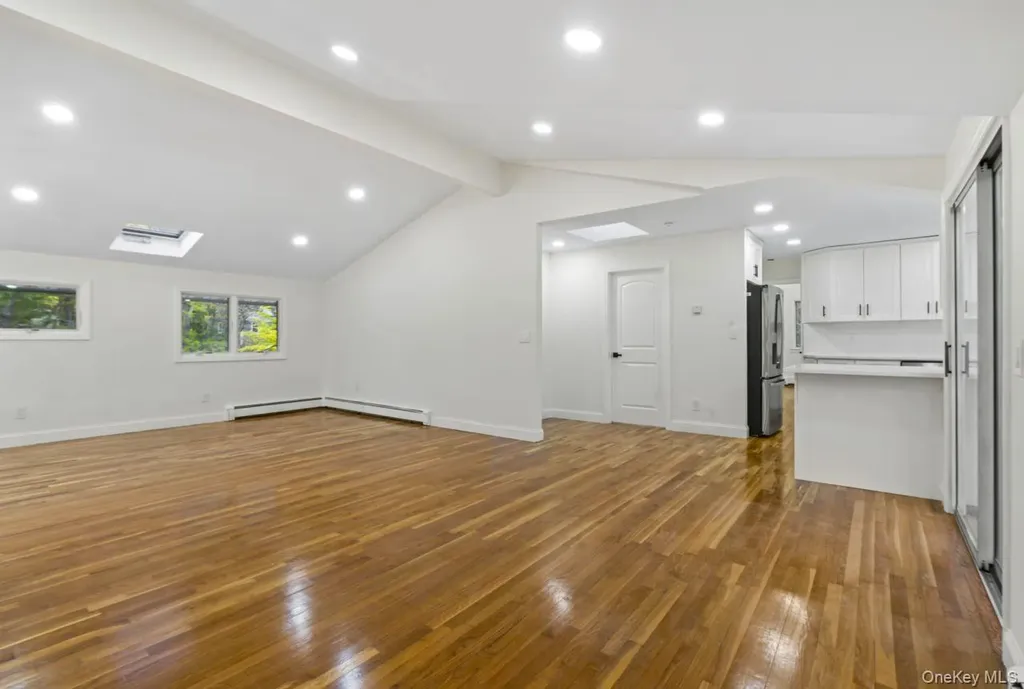 56 Mcarthur Lane Smithtown NY 11787