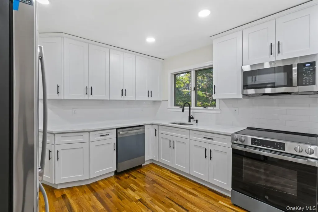56 Mcarthur Lane Smithtown NY 11787