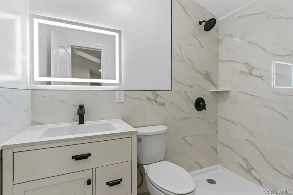 56 Mcarthur Lane Smithtown NY 11787