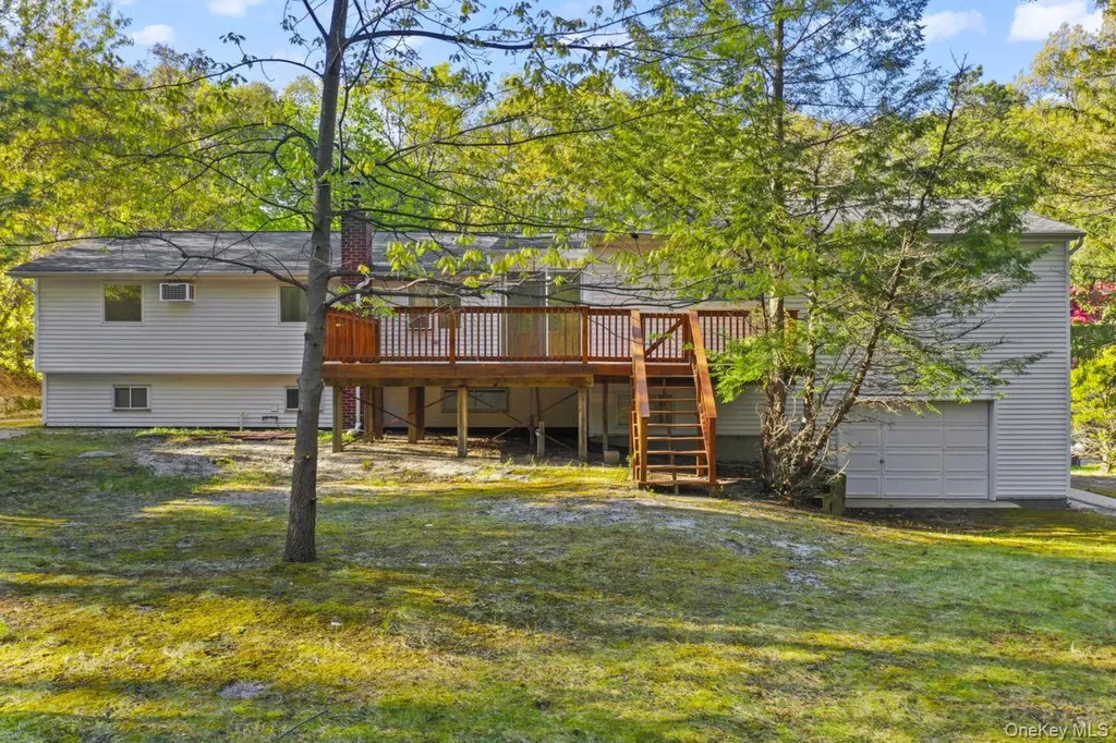 56 Mcarthur Lane Smithtown NY 11787