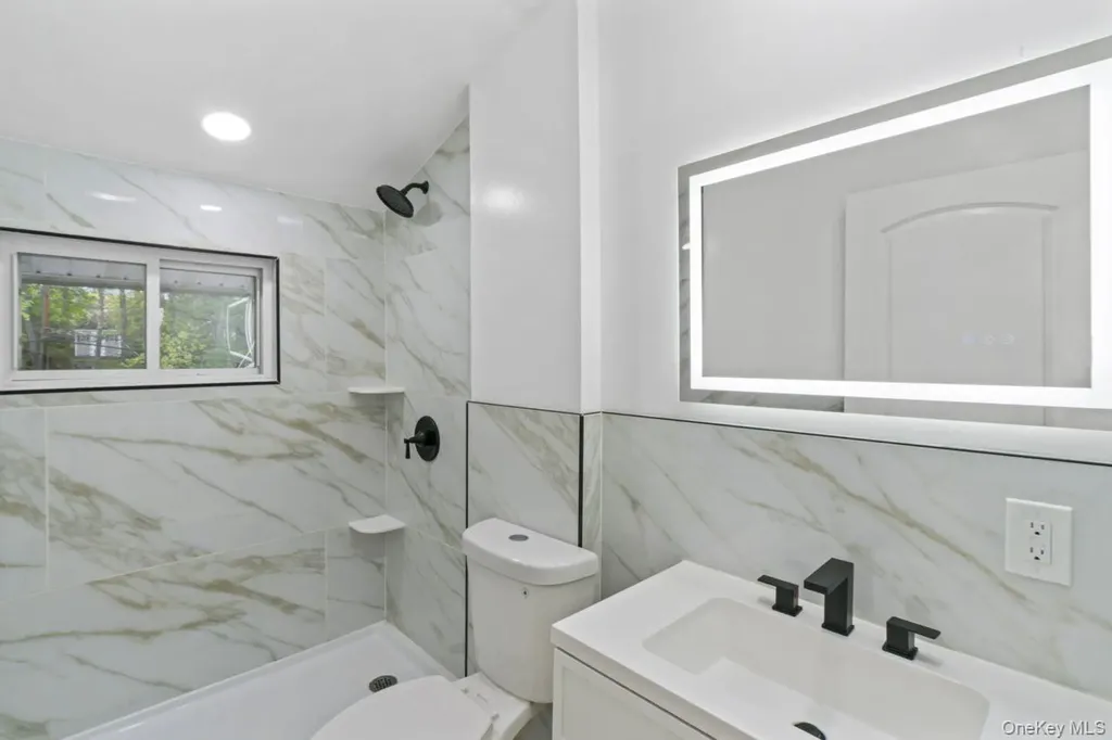 56 Mcarthur Lane Smithtown NY 11787