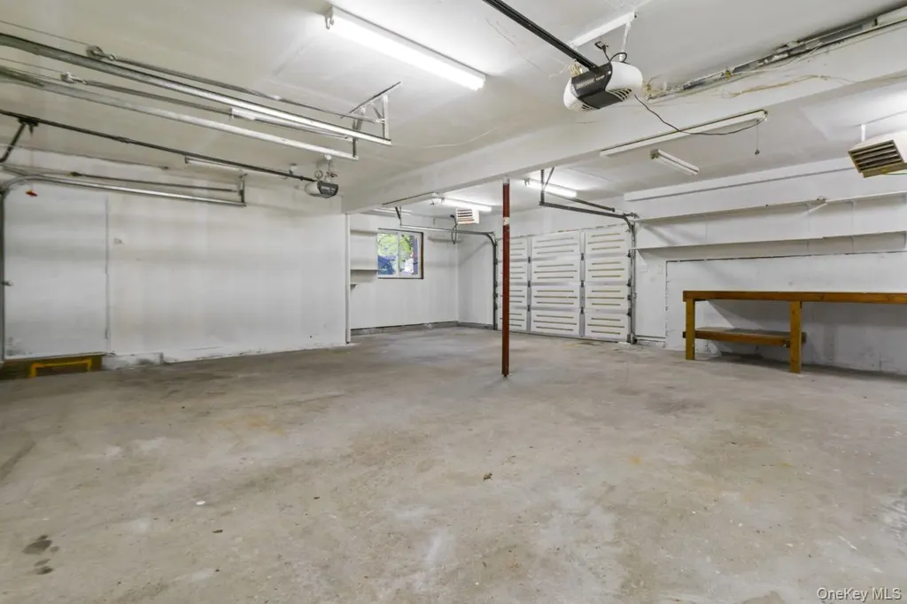 56 Mcarthur Lane Smithtown NY 11787