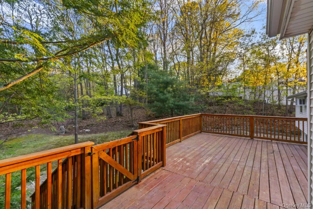 56 Mcarthur Lane Smithtown NY 11787