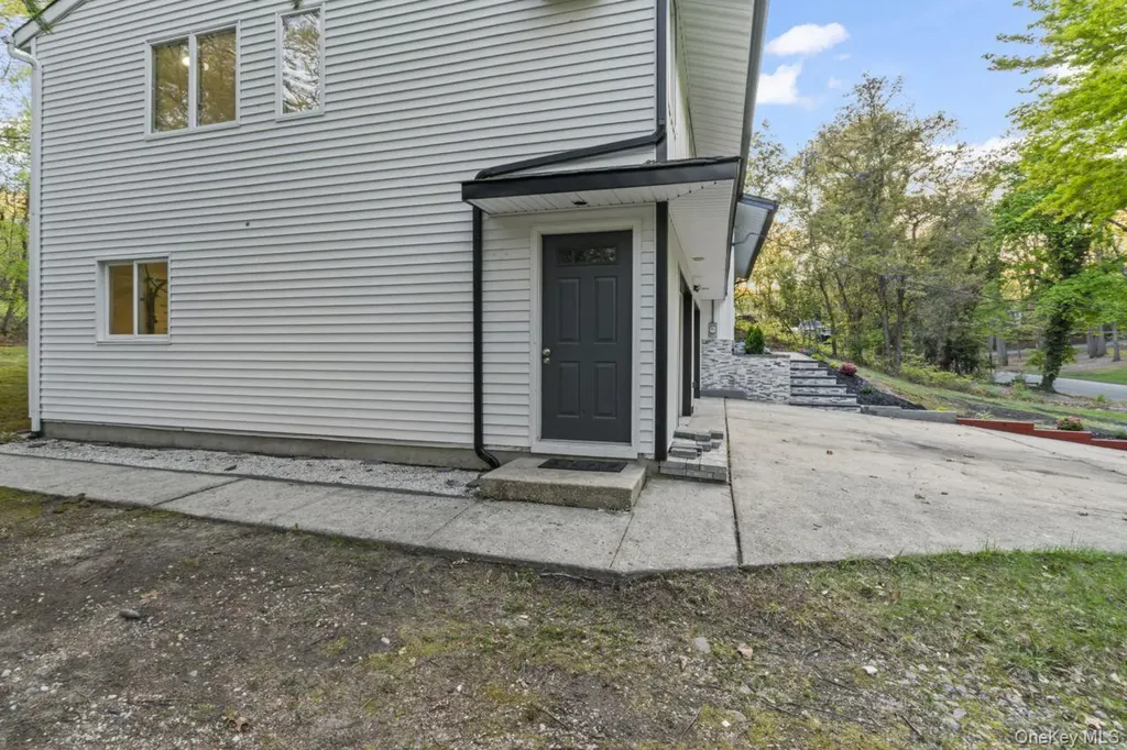 56 Mcarthur Lane Smithtown NY 11787