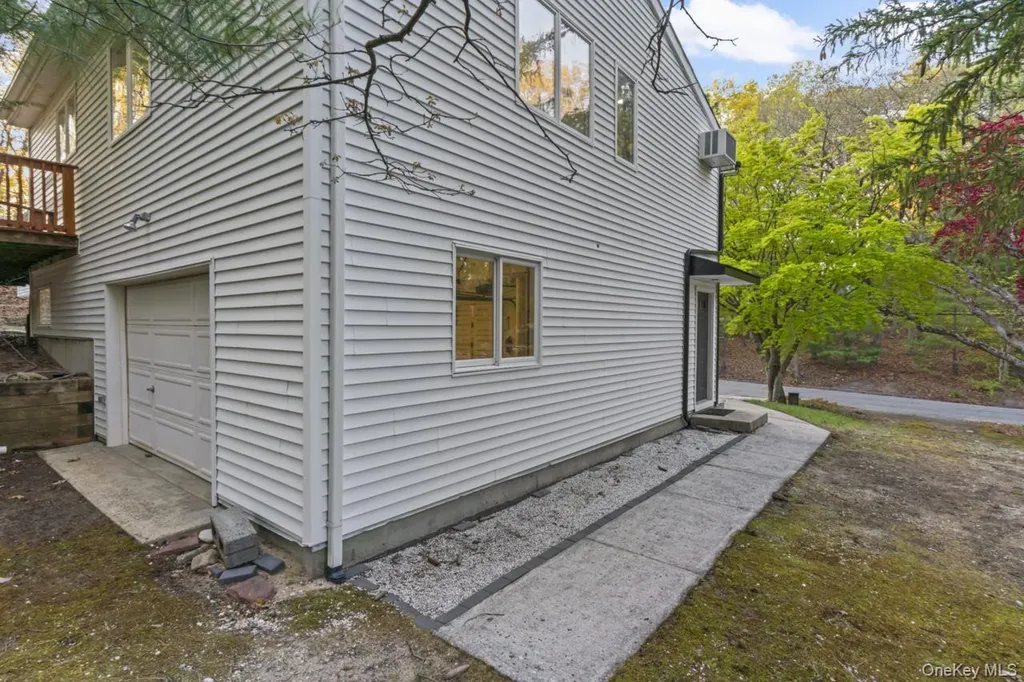 56 Mcarthur Lane Smithtown NY 11787