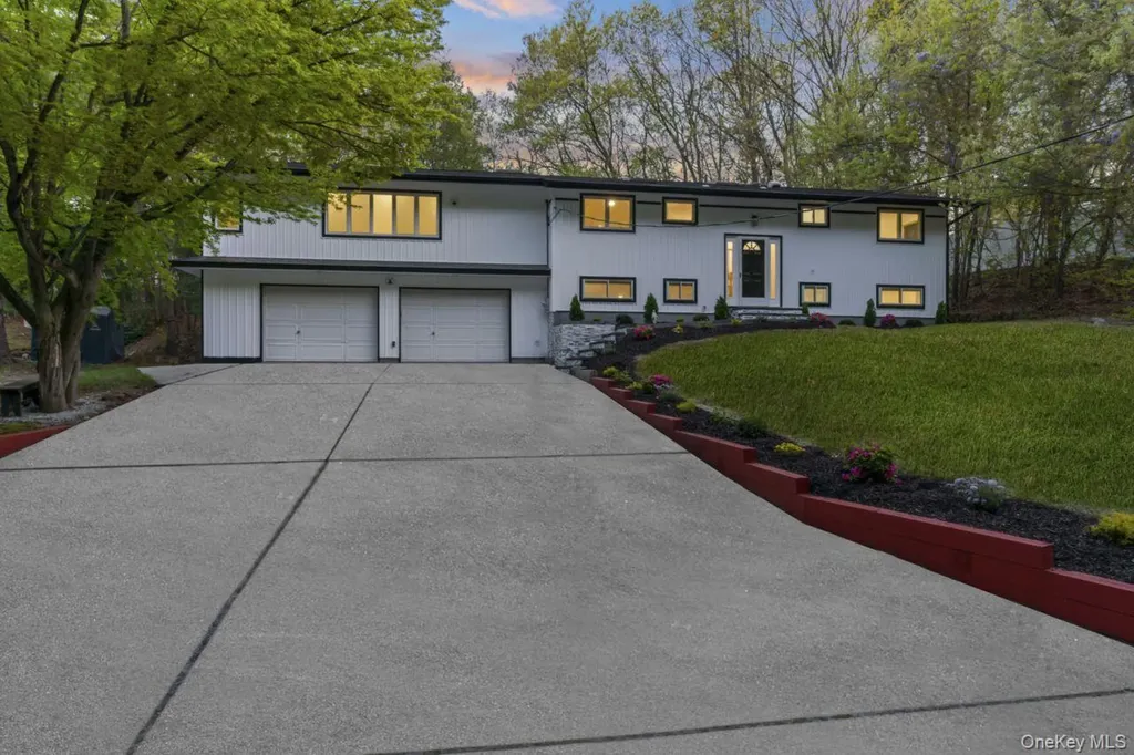56 Mcarthur Lane Smithtown NY 11787