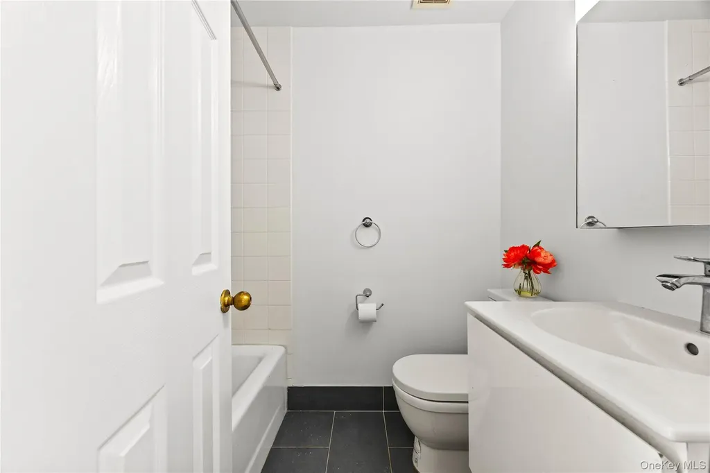242-37 Oak Park Drive Douglaston NY 11362