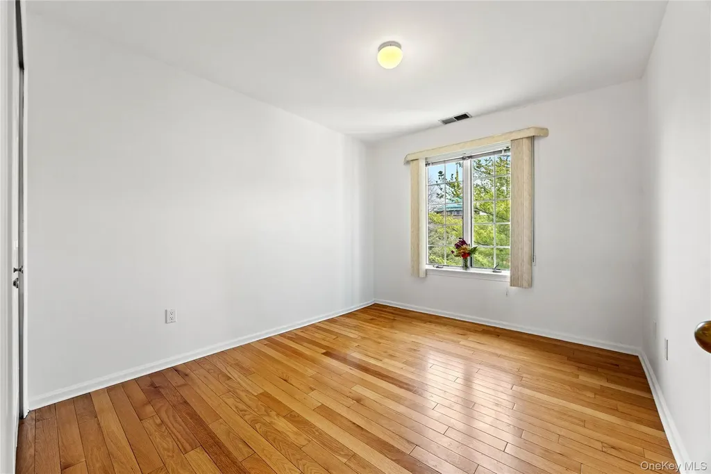 242-37 Oak Park Drive Douglaston NY 11362