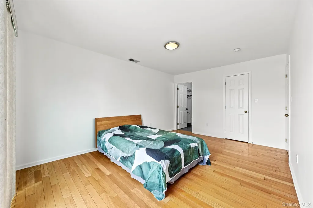 242-37 Oak Park Drive Douglaston NY 11362