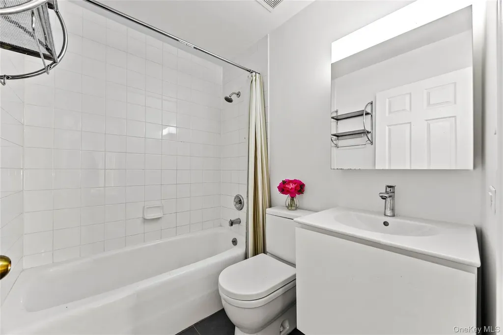 242-37 Oak Park Drive Douglaston NY 11362