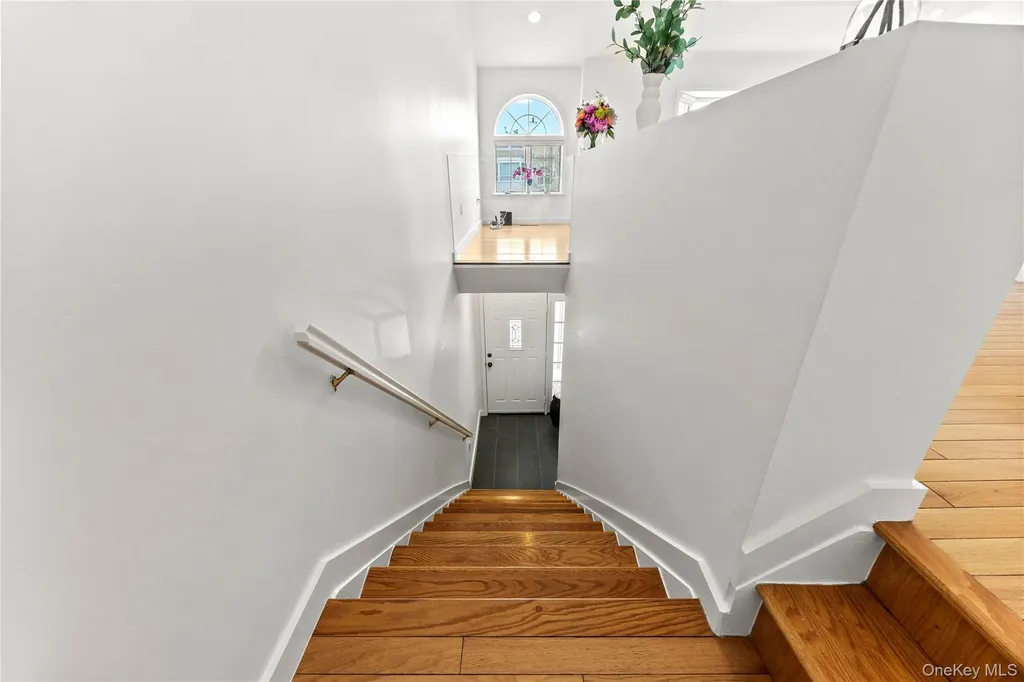 242-37 Oak Park Drive Douglaston NY 11362
