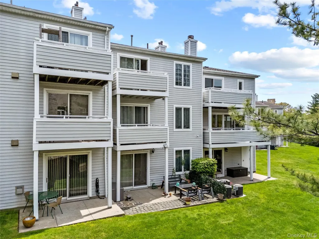 242-37 Oak Park Drive Douglaston NY 11362