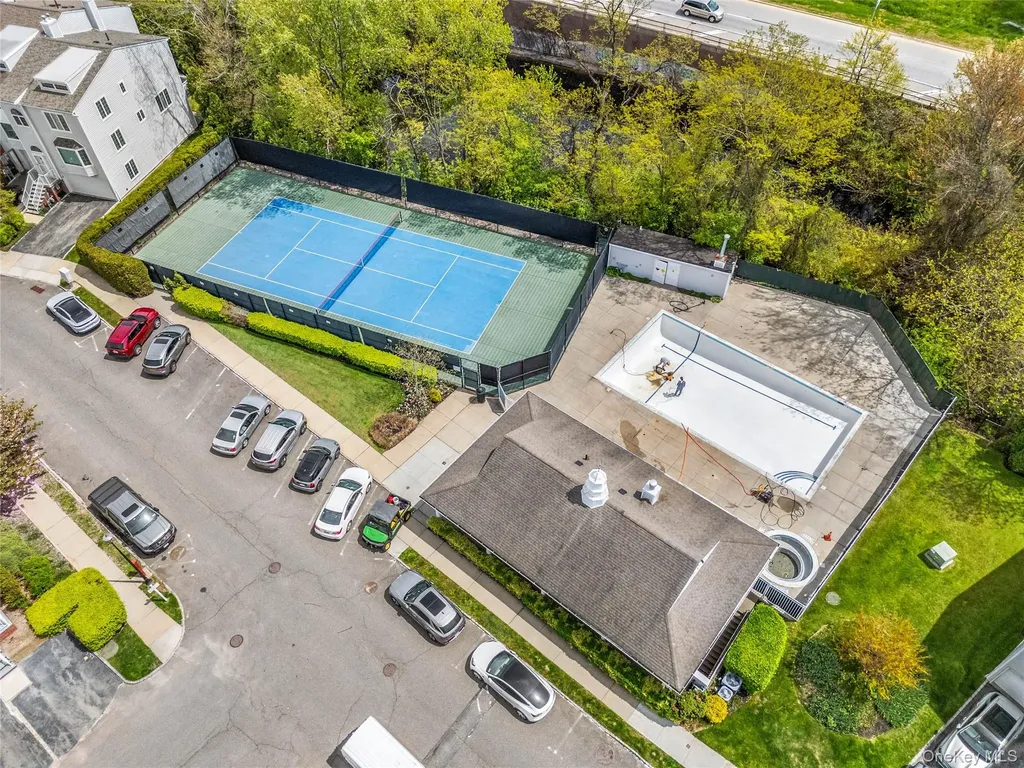 242-37 Oak Park Drive Douglaston NY 11362